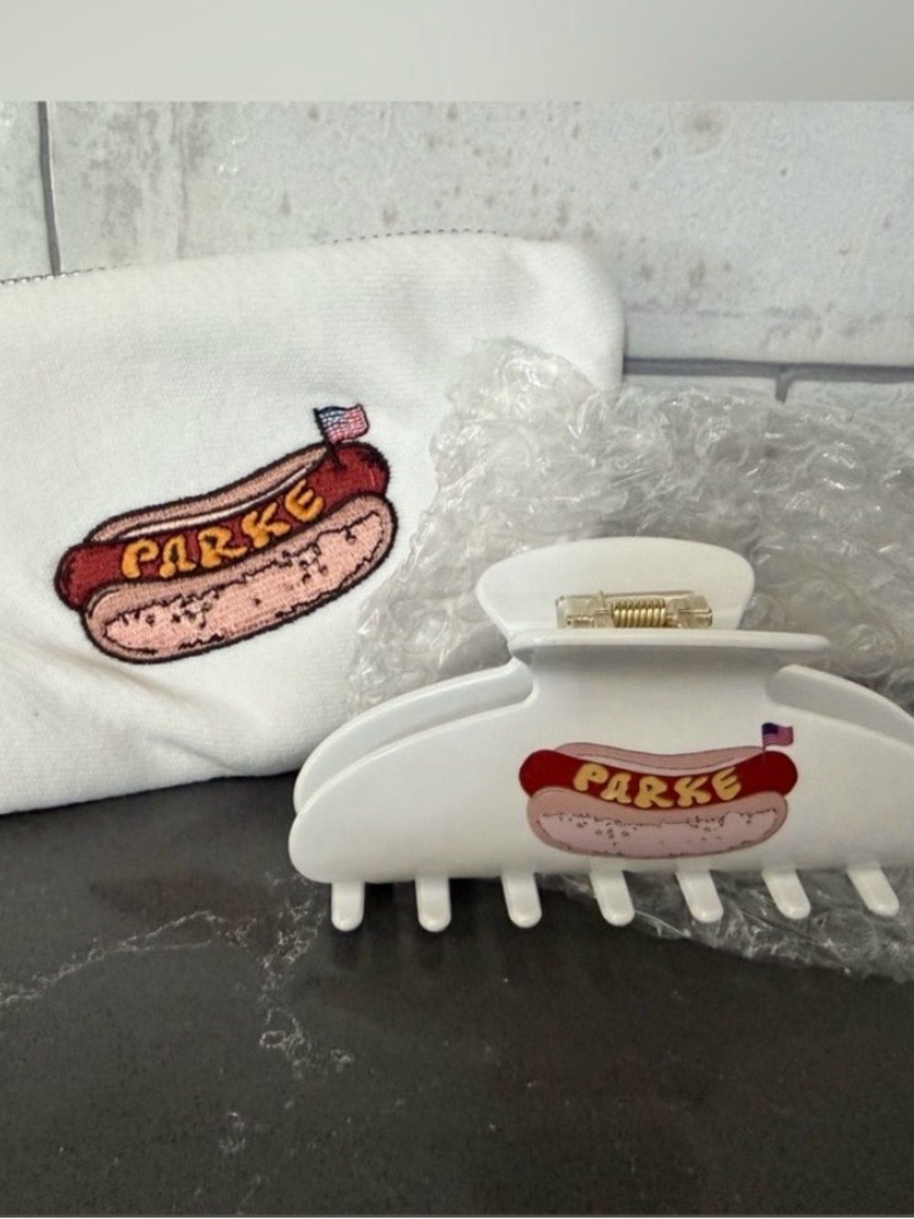 Parke Hot Dog Graphic hair clip and bag